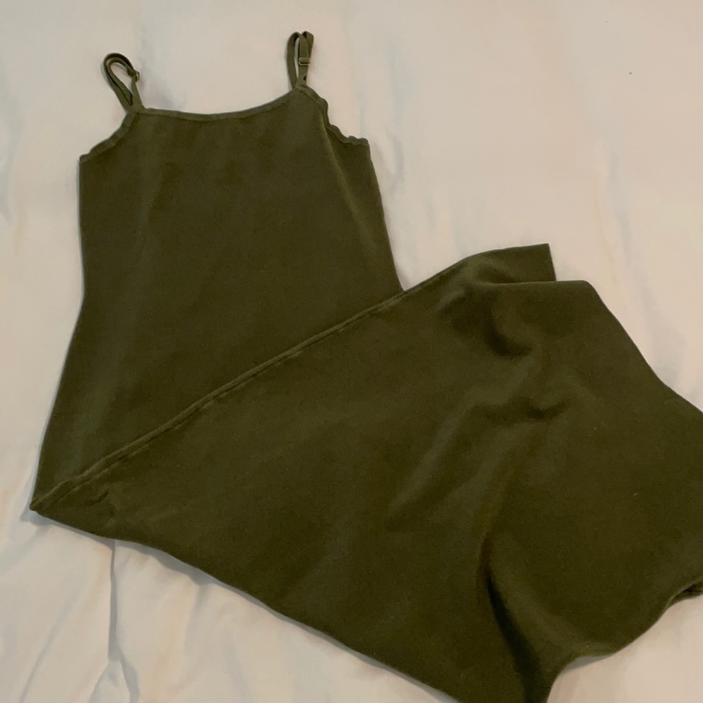 Hera collection olive green midi dress. Size L